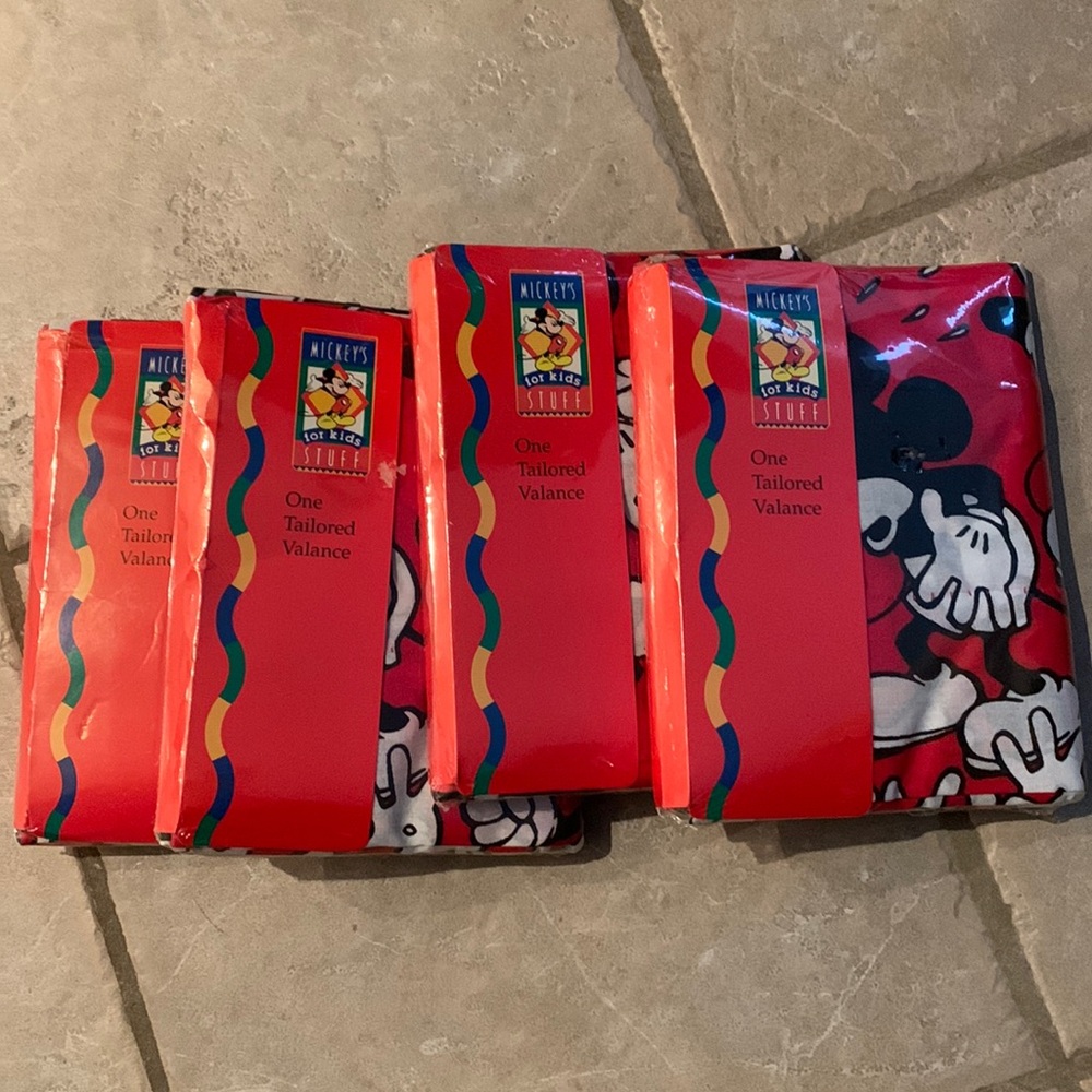 Vintage Mickey’s Stuff for Kids Valance (4)